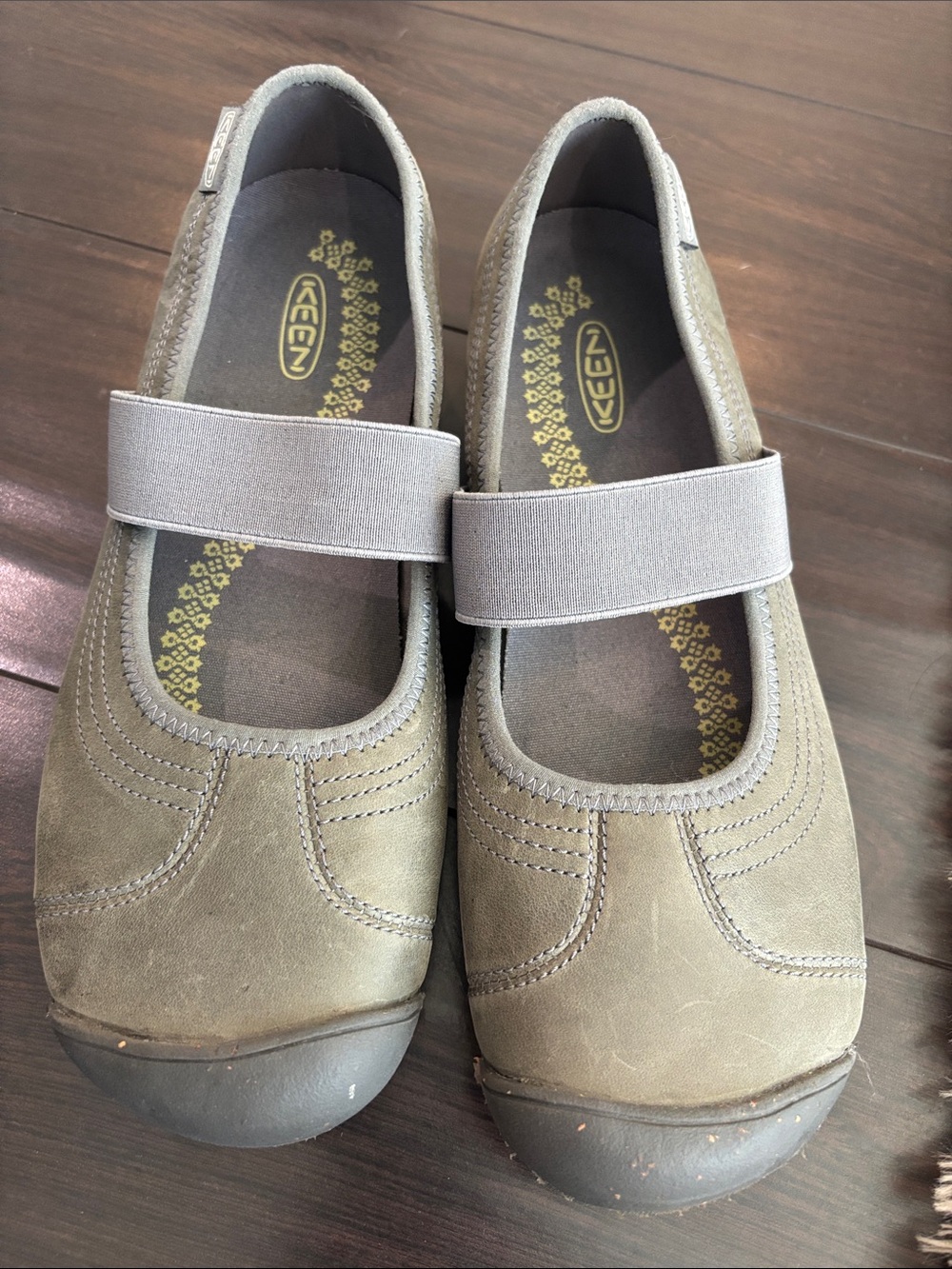 Keen Olive/Taupe Mary Jane Slip-On Flats with Elastic Strap Size 10.5